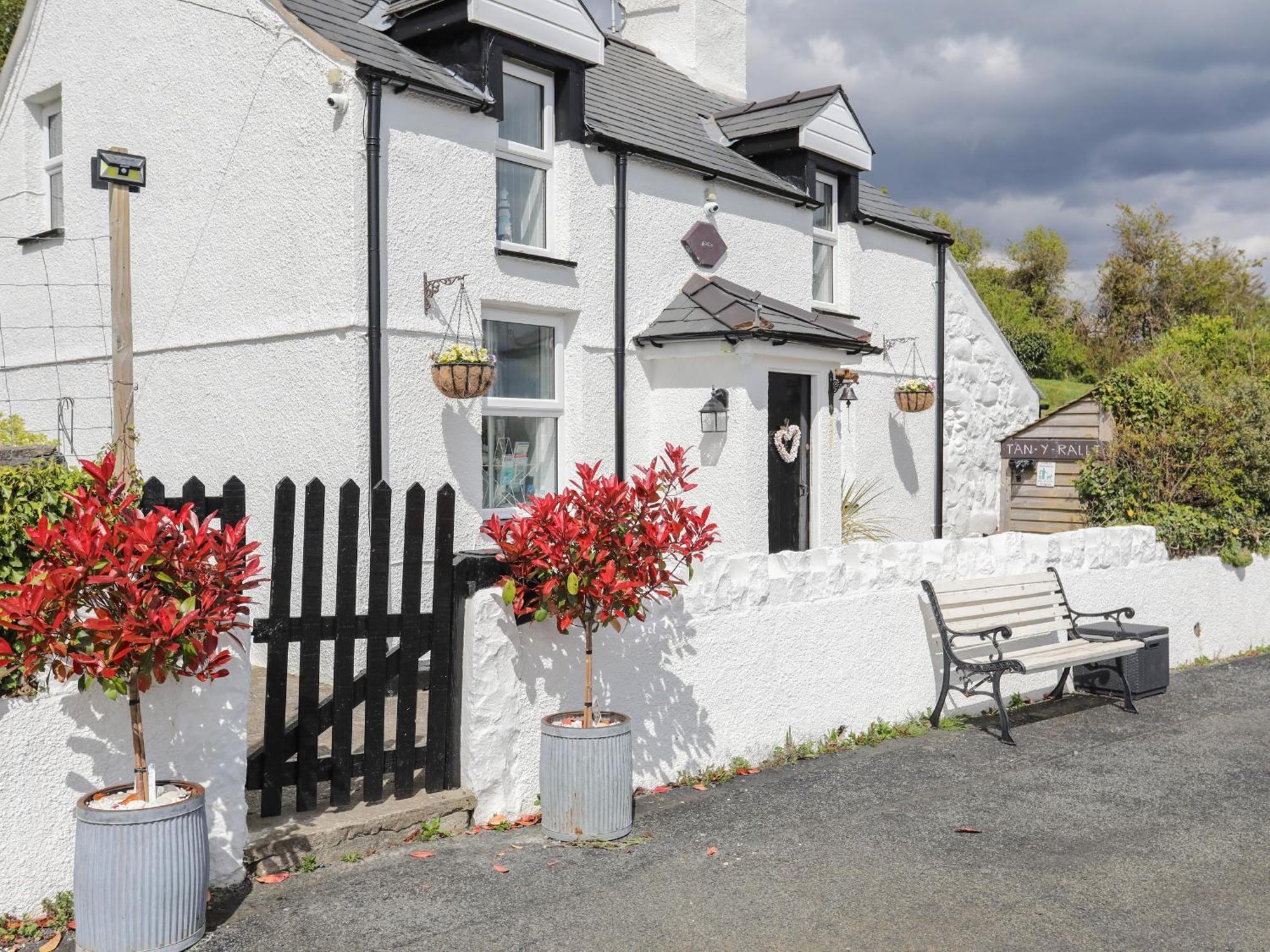 Tan Yr Allt Pwllheli Exterior photo