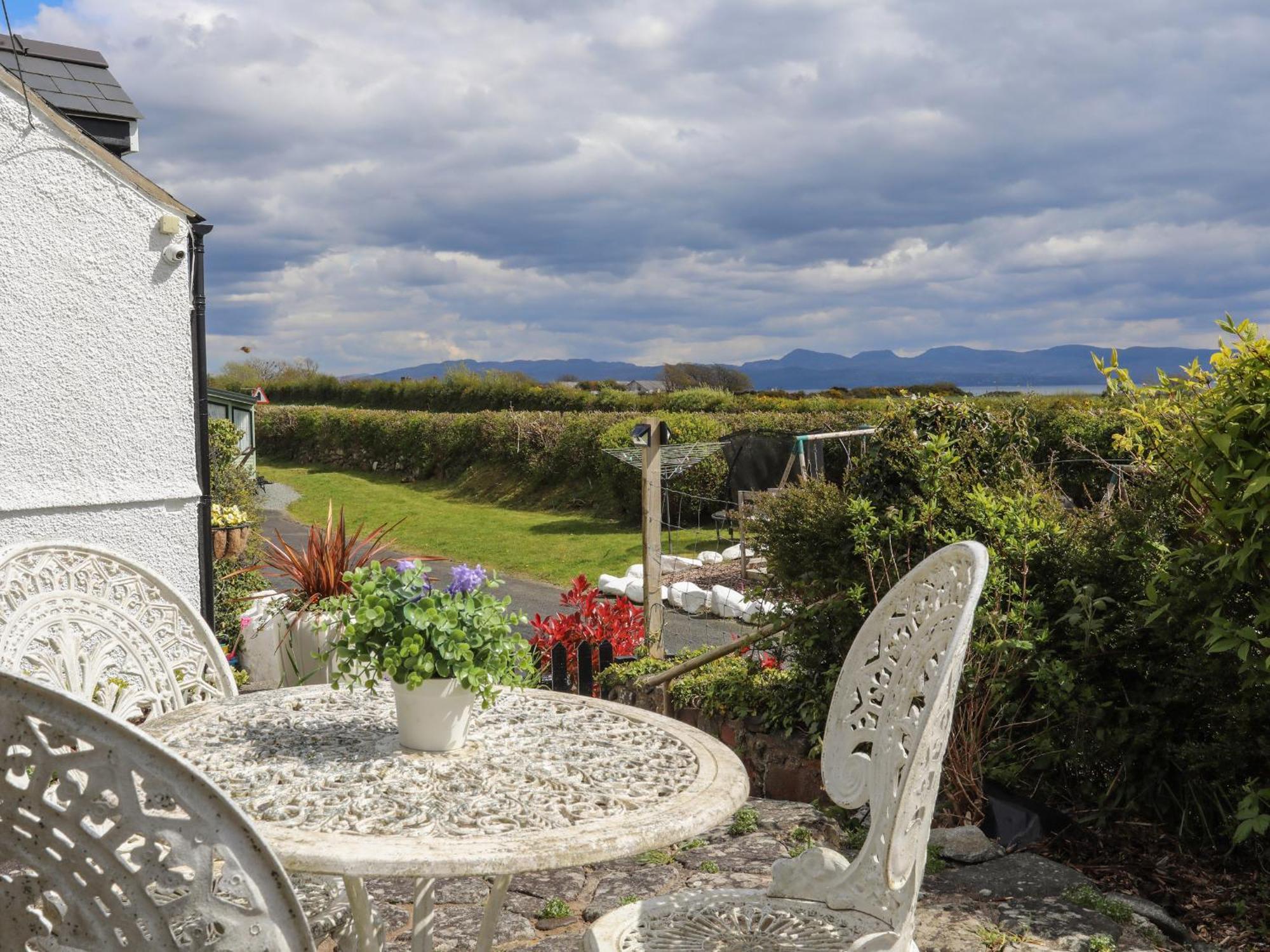 Tan Yr Allt Pwllheli Exterior photo